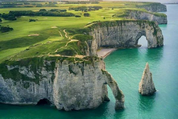Golf-dEtretat-Vue-Parcours-de-golf-