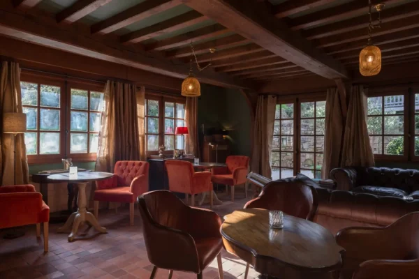 les-pins-de-cesar-saint-jouin-de-bruneval-interieur_6267