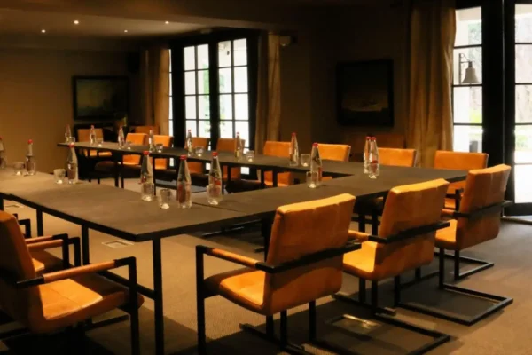 les-pins-de-cesar-saint-jouin-de-bruneval-salle-seminaire_e-02